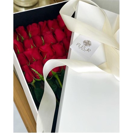 Коробка-сюрприз с 25 розами на стебле А036