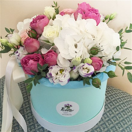 Шляпная коробка с цветами M144